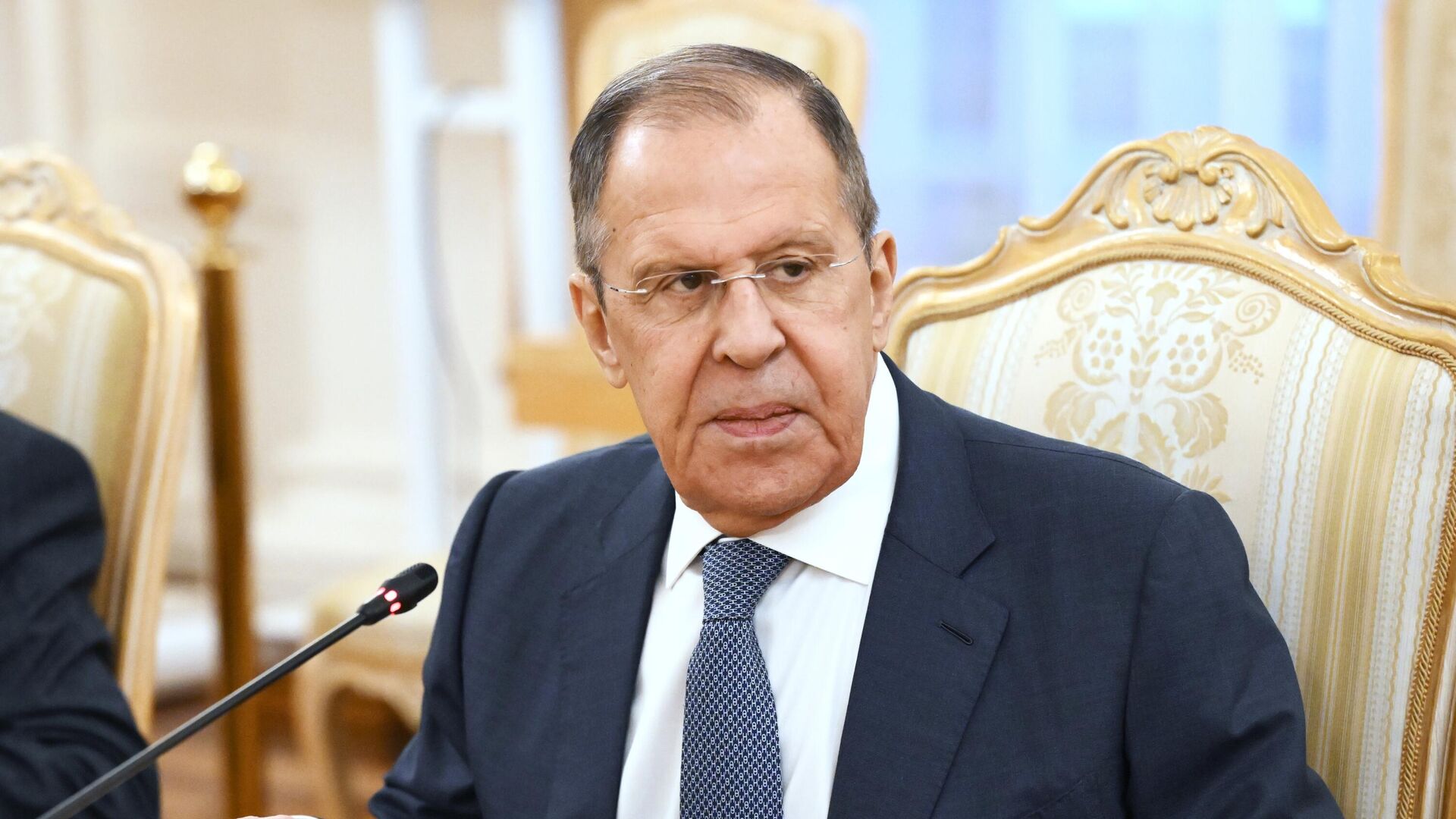 Россия готова обсуждать с Украиной аспекты урегулирования, заявил Лавров
